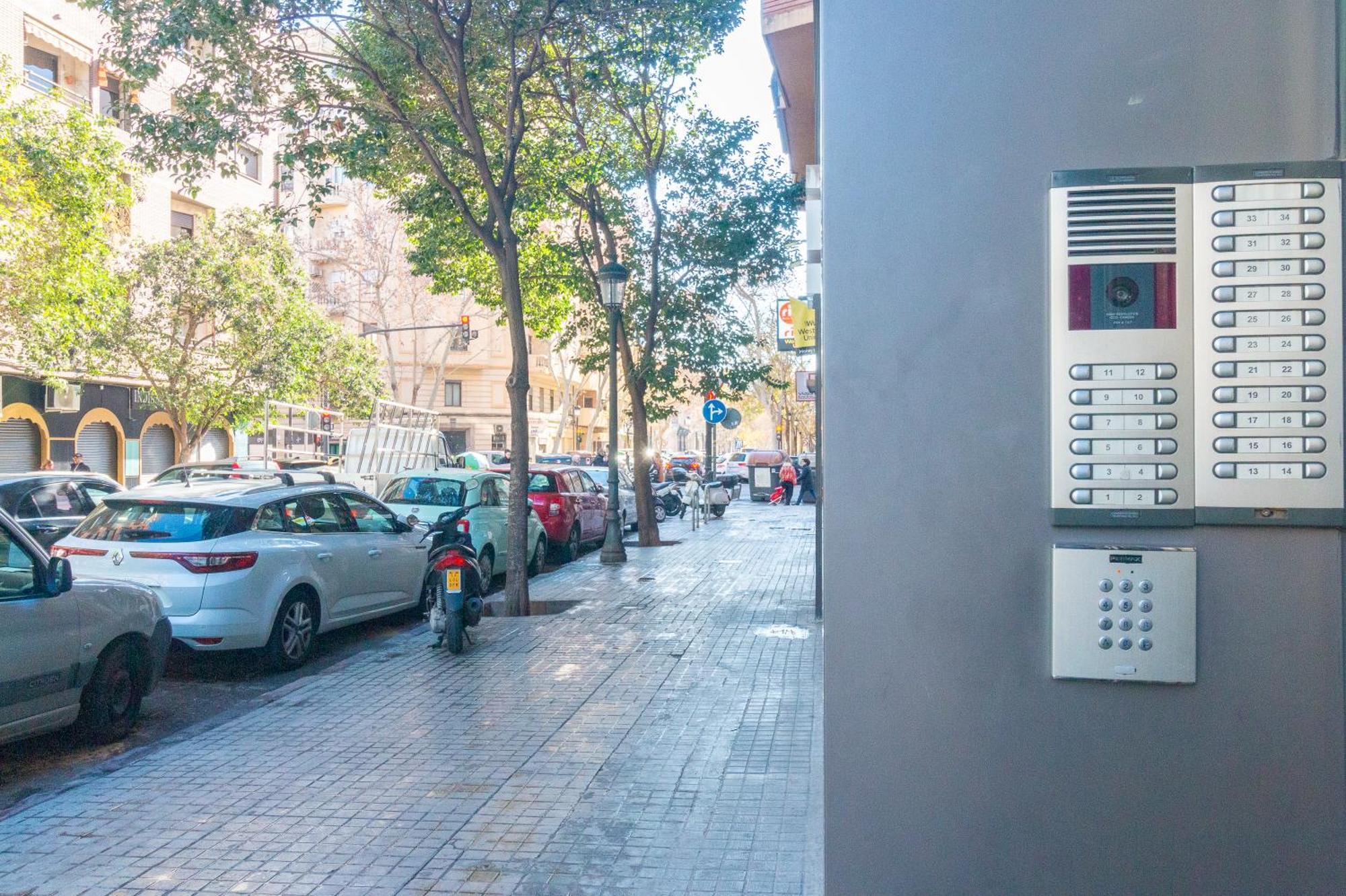 Bet Apartments - Abastos Βαλένθια Εξωτερικό φωτογραφία